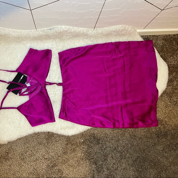 Fashion nova 2 piece satin crop top and High waisted pencil skirt - Picture 2 of 8